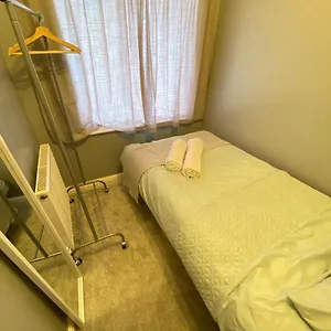 Single Bed Only, Nearby Heartlands Hospital And Bhx Airport Homestay