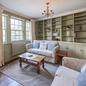 Ivory House - Stunning Central Townhouse Apartment