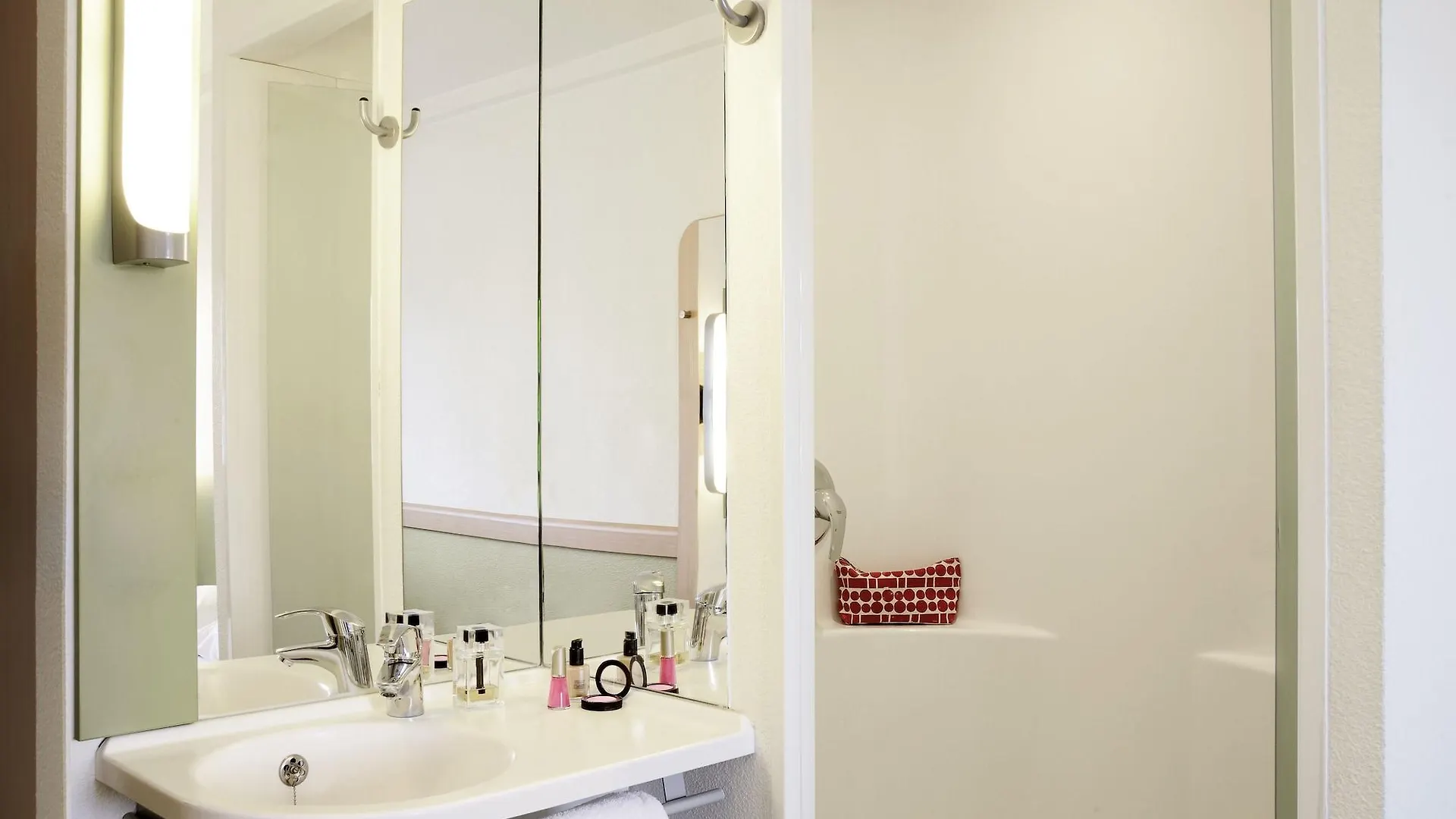 Ibis Budget Belfast City Centre 3*,