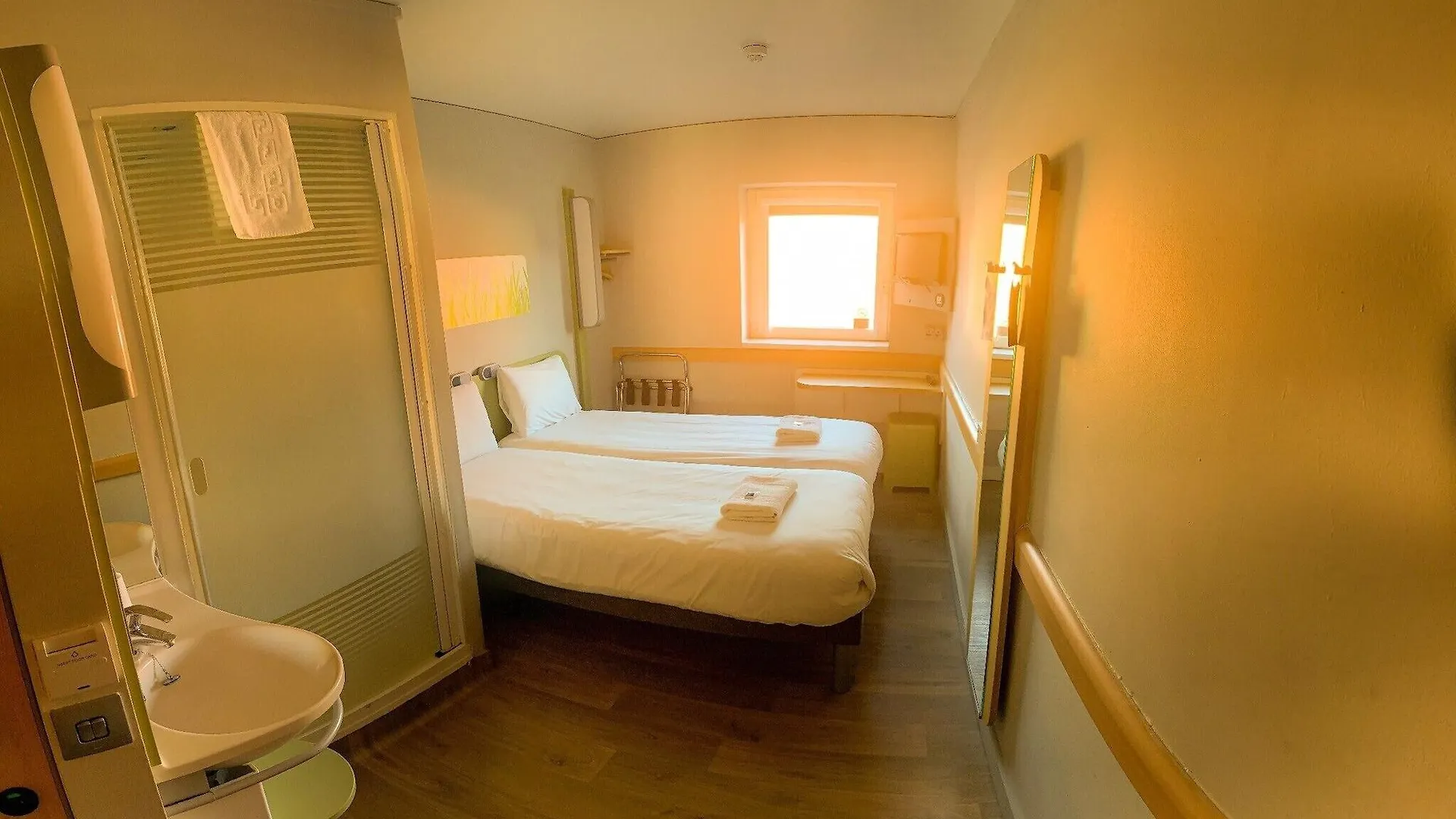 Ibis Budget Belfast City Centre 3*,